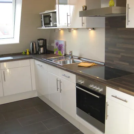 아파트 Appartementhaus Westwind 부숨