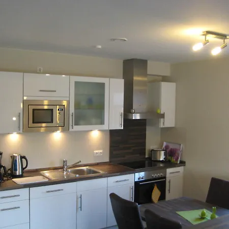 아파트 Appartementhaus Westwind 부숨